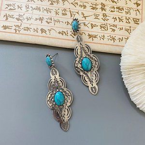 Women's earrings